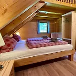 Holz-ferienhaus Oberbraendi: Kachelofen, Sauna, Wlan, Am Wald Loßburg