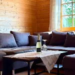 Holz-ferienhaus Oberbraendi: Kachelofen, Sauna, Wlan, Am Wald Prázdninový dům *