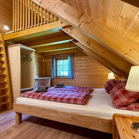 Holz-ferienhaus Oberbraendi: Kachelofen, Sauna, Wlan, Am Wald