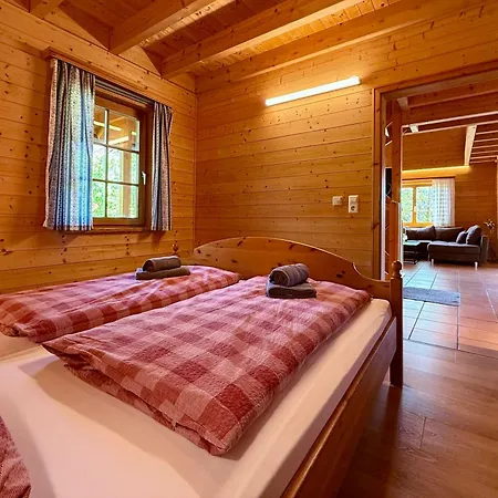Dom wakacyjny Holz-ferienhaus Oberbraendi: Kachelofen, Sauna, Wlan, Am Wald *