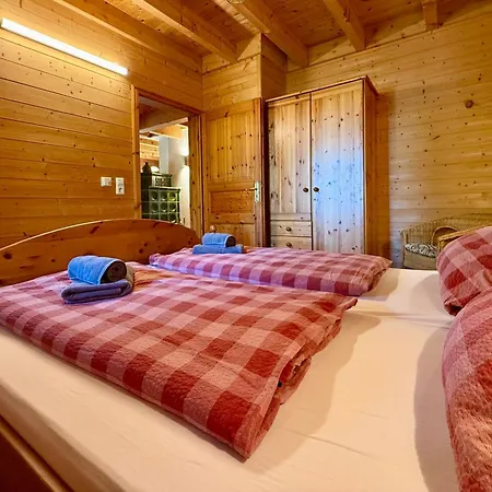 Holz-ferienhaus Oberbraendi: Kachelofen, Sauna, Wlan, Am Wald Loßburg