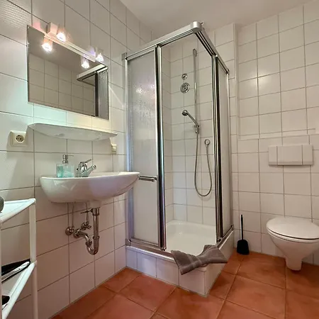 Holz-ferienhaus Oberbraendi: Kachelofen, Sauna, Wlan, Am Wald Dom wakacyjny Loßburg