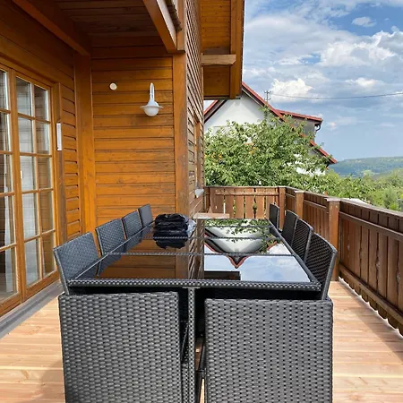 Holz-ferienhaus Oberbraendi: Kachelofen, Sauna, Wlan, Am Wald Lossburg